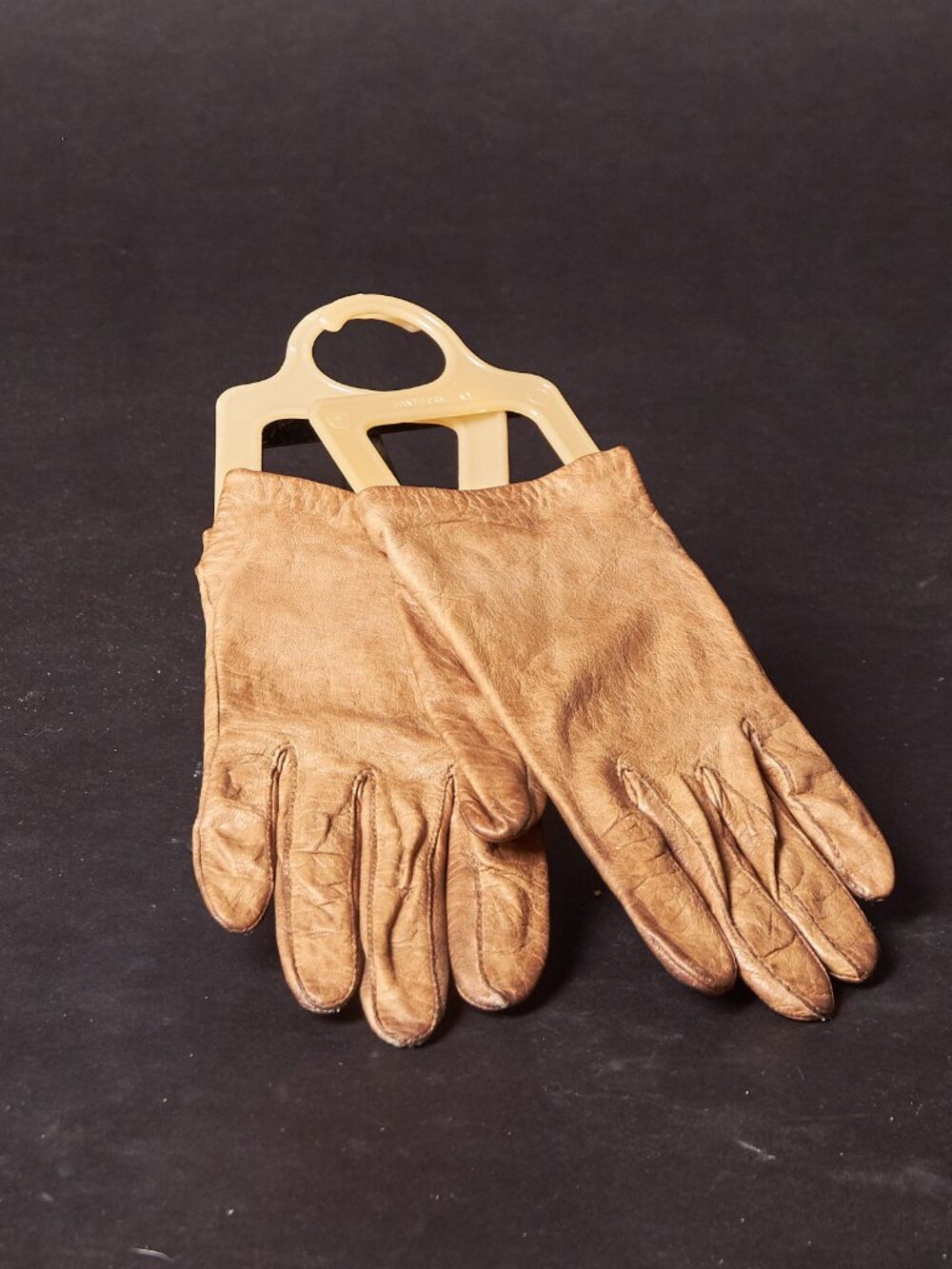 1970s Brown Short Leather Driving Gloves